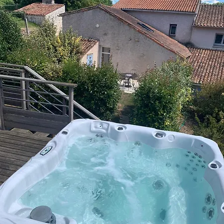 Domaine Bien-etre Piscine Et Jacuzzi Дом отдыха