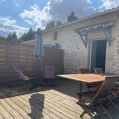 Domaine Bien-etre Piscine Et Jacuzzi * Chalandray